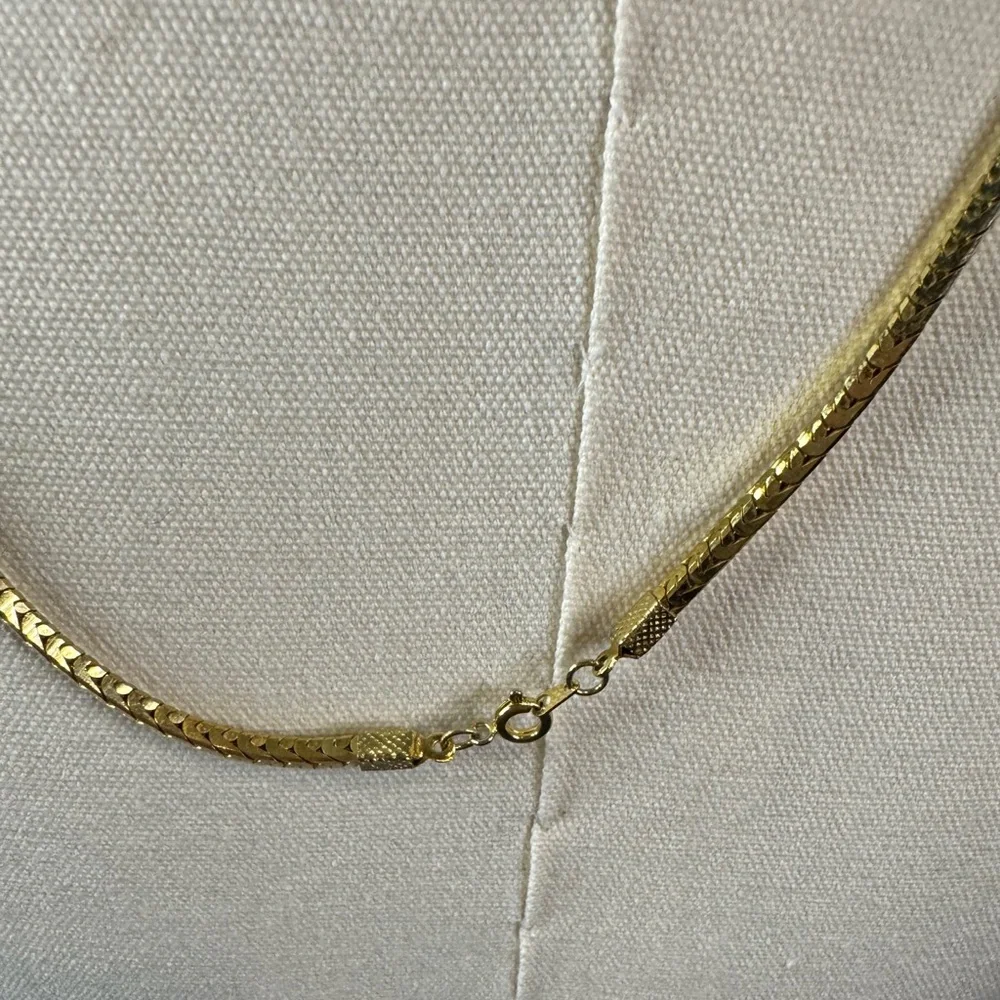 Vintage Elegant Gold Tone Box Necklace. Excellent Condition.